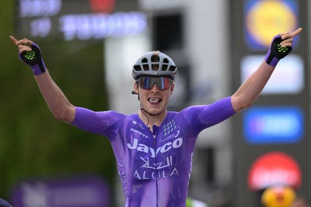 Danish Anders Foldager of Team Jayco-AIUIa crosses the finish line to win the men s Brabantse Pijl one day cycling race, 162,6km from Huizingen, Beersel to Overijse on Friday 17 April 2026. DAVIDxPINTENS  x171131888x