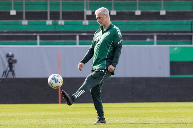 17 04 2026, xgrfx, Football DFB Media Dates, German Womens National Team Training v l Christian Wück German Womens National Team DFL DFB REGULATIONS PROHIBIT ANY USE OF PHOTOGRAPHS as IMAGE SEQUENCES and or QUASI VIDEO Ried