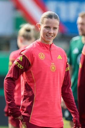 Ried im Innkreis, Austria 17 April 2026 Preparation for the womens World Cup qualifier Austria vs Germany Final training In the picture Sarah Mattner Trembleau Germany Copyright: HMBxMedia MadeleinexFantini