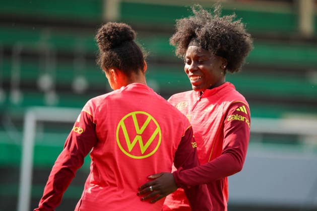 Ried im Innkreis, Austria 17 April 2026 Preparation for the womens World Cup qualifier Austria vs Germany Final training In the picture from left Shekiera Martinez Germany hugs Nicole Anyomi Germany Copyright: HMBxMedia MadeleinexFantini