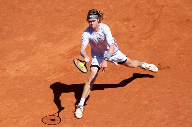 Barcelona Open Banc Sabadell 2026 - Day Five Andrey Rublev plays against Tomas Machac during the quarter-finals (Day Seven) of the Barcelona Open Banc Sabadell 73rd Conde de Godo Trophy at Real Club de Tenis Barcelona 1899 in Barcelona, Spain, on April 17, 2026. Barcelona Barcelona Spain  Copyright: xUrbanandsportx originalFilename:urbanandsport-machacvr260417_nplGM.jpg