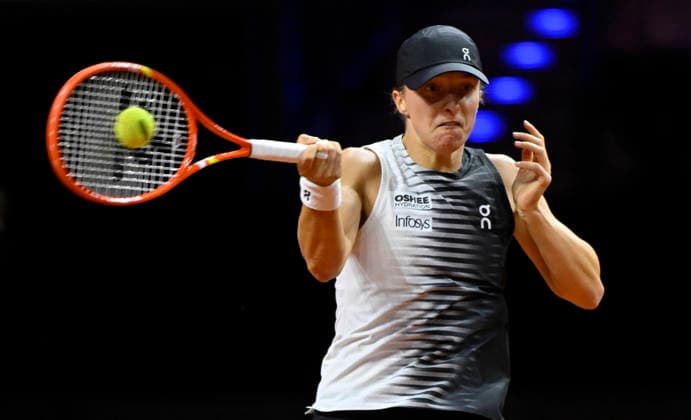 Iga Swiatek POL Action Tennis Ladies Porsche Cup Porsche Tennis Grand Prix GP Stuttgart 2026 Porsche Arena 11 19 04 2026 DFL REGULATIONS PROHIBIT ANY USE OF PHOTOGRAPHS AS IMAGE SEQUENCES AND OR QUASI VIDEO Tennis Ladies Porsche Cup Porsche Tennis Grand Prix GP Stuttgart 2026