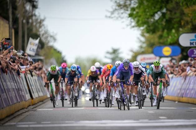 Danish Anders Foldager of Team Jayco-AIUIa and Belgian Quinten Hermans of Pinarello Q36.5 Pro Cycling Team pictured in action during the men s Brabantse Pijl one day cycling race, 162,6km from Huizingen, Beersel to Overijse on Friday 17 April 2026. DAVIDxPINTENS  x171143059x