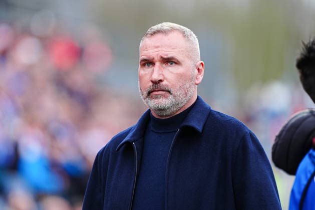 Tim Walter Holstein Kiel, Coach GER, Holstein Kiel vs 1 FC Kaiserslautern, Football, 2 Bundesliga, Matchday 30, Season 2025 2026, 17 04 2026 DFL REGULATES PROHIBIT ANY USE OF PHOTOGRAPHS AS IMAGE SEQUENCES AND OR QUASI VIDEO GER, Holstein Kiel vs 1 FC Kaiserslautern, Football, 2 Bundesliga, Matchday 30, Season 2025 2026, 17 04 2026 Kiel Copyright: xEibner-Pressefoto MarcelxvonxFehrnx EP_MFN
