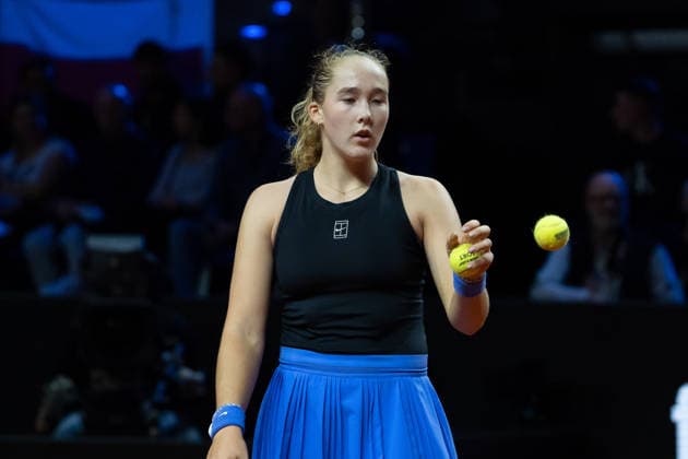 Mirra Andreeva RUS in picture on ball, action, GER, Mirra Andreeva vs Iga Swiatek, tennis, ATP tournament, WTA 500, Porsche Tennis Grand Prix, quarterfinals, 15 04 2026, GER, Mirra Andreeva vs Iga Swiatek, tennis, ATP tournament, WTA 500, Porsche Tennis Grand Prix, quarterfinals, 15 04 2026, Stuttgart Copyright: xEibner-Pressefoto EdwardxCheungx EP_ECG