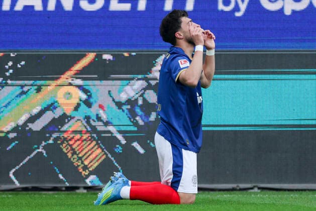 Umut Tohumcu Holstein Kiel celebrates his goal for 1 0, 2 Bundesliga, Holstein Kiel v 1 FC Kaiserslautern, Holstein Stadion on April 17, 2026 in Kiel, Germany Photo by Marco Steinbrenner DeFodi Images Umut Tohumcu Holstein Kiel celebrates after scoring his teams first goal, 2 Bundesliga, Holstein Kiel v 1 FC Kaiserslautern, Holstein Stadion, April 17, 2026 in Kiel, Germany Photo by Marco Steinbrenner DeFodi Images