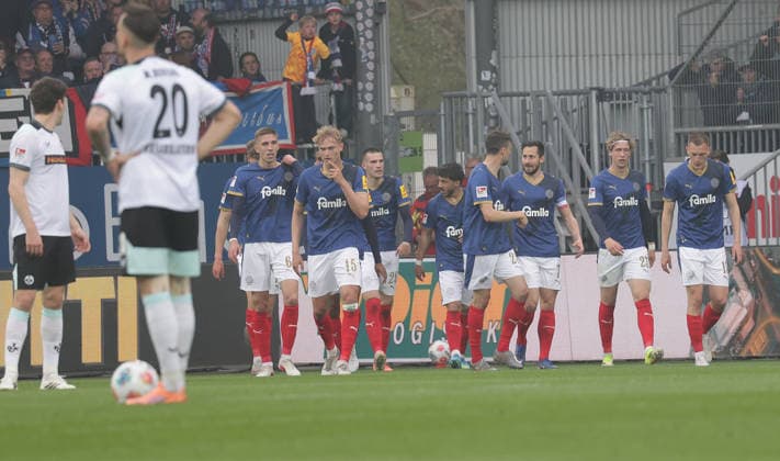 Goal celebration 1 0 Umut Tohumcu Holstein Kiel Football, Men, Season 2025 2026, 2 BL, Holstein Stadion, Holstein Kiel vs 1 FC Kaiserslautern DFL REGULATIONS PROHIBIT ANY USE OF PHOTOGRAPHS AS IMAGE SEQUENCES AND OR QUASI VIDEO