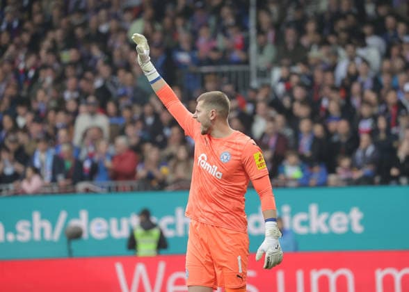 Goalkeeper Timon Weiner Holstein Kiel Football, Men, Season 2025 2026, 2 BL, Holstein Stadion, Holstein Kiel vs 1 FC Kaiserslautern DFL REGULATIONS PROHIBIT ANY USE OF PHOTOGRAPHS AS IMAGE SEQUENCES AND OR QUASI VIDEO