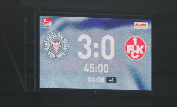 Football, Men, Season 2025 2026, 2 BL, Holstein Stadion, Holstein Kiel vs 1 FC Kaiserslautern DFL REGULATIONS PROHIBIT ANY USE OF PHOTOGRAPHS AS IMAGE SEQUENCES AND OR QUASI VIDEO