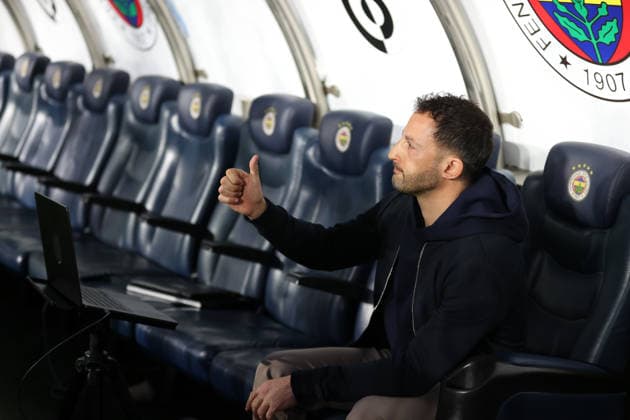 Fenerbahce v Caykur Rizespor - Turkish Super Lig ISTANBUL, TURKIYE - APRIL 17: Head coach Domenico Tedesco of Fenerbahce ahead of Turkish Super Lig week 30 football match between Fenerbahce and Caykur Rizespor at Chobani Stadium in Istanbul, Turkiye on April 17, 2026. Ali Atmaca Anadolu Istanbul Turkey. Editorial use only. Please get in touch for any other usage.  Copyright: x2026xAnadoluxAlixAtmacax