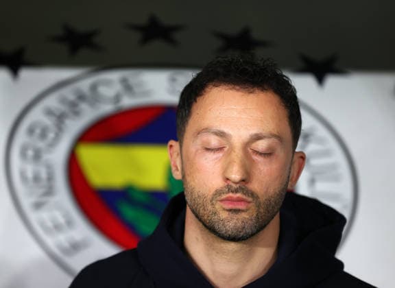 Fenerbahce v Caykur Rizespor - Turkish Super Lig ISTANBUL, TURKIYE - APRIL 17: Head coach Domenico Tedesco of Fenerbahce ahead of Turkish Super Lig week 30 football match between Fenerbahce and Caykur Rizespor at Chobani Stadium in Istanbul, Turkiye on April 17, 2026. Ali Atmaca Anadolu Istanbul Turkey. Editorial use only. Please get in touch for any other usage.  Copyright: x2026xAnadoluxAlixAtmacax