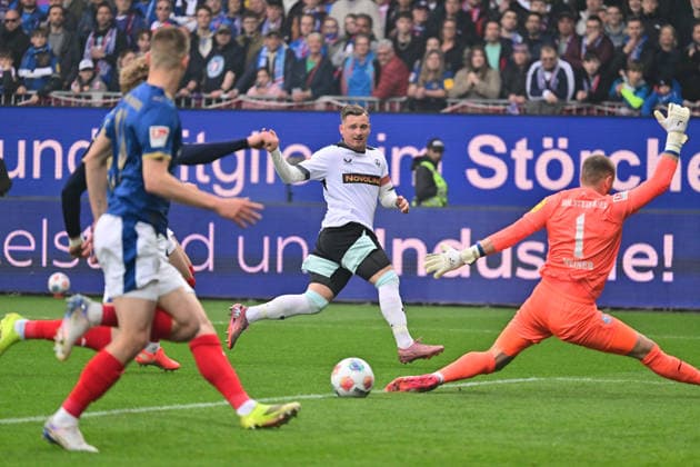 17 04 2026, Football, Men, 2 BL Bundesliga , Season 2025 2026, Holstein Kiel 1 FC Kaiserslautern, Matchday 30 Marlon Ritter narrowly misses Kiel, Holstein Stadion Holstein Stadion Schleswig Holstein Germany