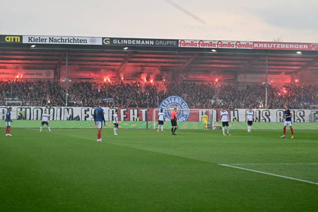 17 04 2026, Football, Men, 2 BL Bundesliga , Season 2025 2026, Holstein Kiel 1 FC Kaiserslautern, 30 Matchday Holstein Fanblock Choreography Kiel, Holstein Stadion Holstein Stadion Schleswig Holstein Germany