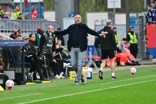 17 04 2026, Football, Men, 2 BL Bundesliga , Season 2025 2026, Holstein Kiel 1 FC Kaiserslautern, 30 Matchday Coach Tim Walter Kiel Kiel, Holstein Stadion Holstein Stadion Schleswig Holstein Germany