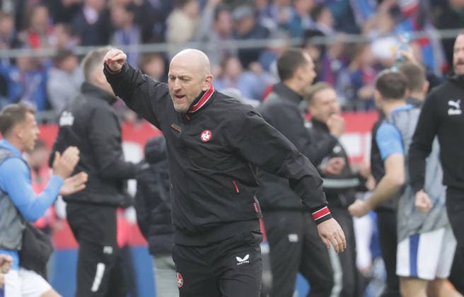 Head coach Torsten Lieberknecht 1 FC Kaiserslautern wuetend Football, Men, Season 2025 2026, 2 BL, Holstein Stadion, Holstein Kiel vs 1 FC Kaiserslautern DFL REGULATIONS PROHIBIT ANY USE OF PHOTOGRAPHS AS IMAGE SEQUENCES AND OR QUASI VIDEO