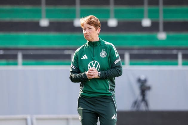 17 04 2026, xgrfx, Football DFB Media Dates, German Womens National Team Training v l Maren Meinert German Womens National Team DFL DFB REGULATIONS PROHIBIT ANY USE OF PHOTOGRAPHS as IMAGE SEQUENCES and or QUASI VIDEO Ried