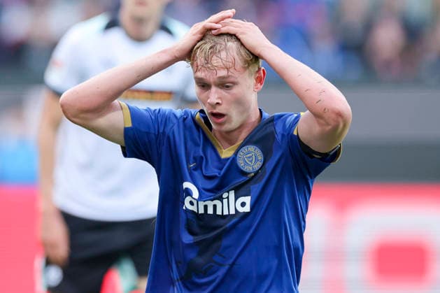 Kasper Davidsen Holstein Kiel looks disappointed, 2 Bundesliga, Holstein Kiel v 1 FC Kaiserslautern, Holstein Stadion on April 17, 2026 in Kiel, Germany Photo by Marco Steinbrenner DeFodi Images Kasper Davidsen Holstein Kiel looks disappointed, 2 Bundesliga, Holstein Kiel v 1 FC Kaiserslautern, Holstein Stadion, April 17, 2026 in Kiel, Germany Photo by Marco Steinbrenner DeFodi Images