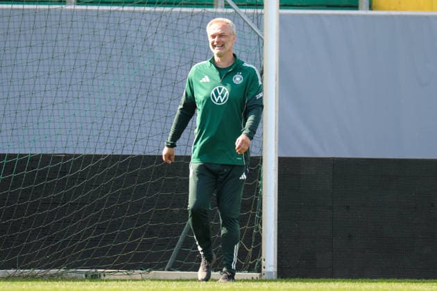Ried im Innkreis, Austria 17 April 2026 Preparation for the womens World Cup qualifier Austria vs Germany Final training In the picture national coach Christian Wück Wueck Germany Copyright: HMBxMedia MadeleinexFantini
