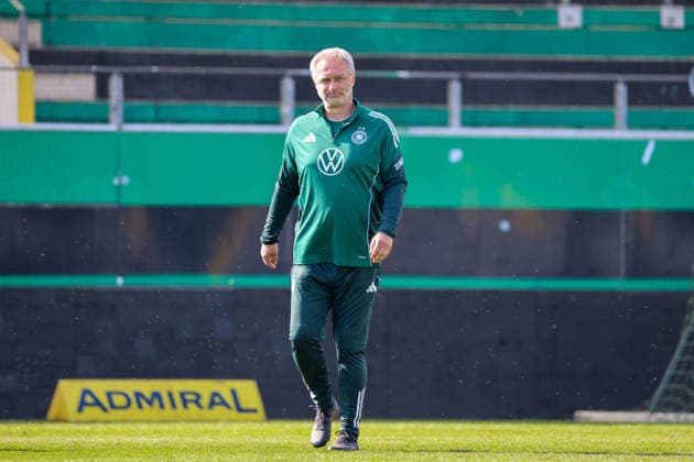Ried im Innkreis, Austria 17 April 2026 Preparation for the womens World Cup qualifier Austria vs Germany Final training In the picture national coach Christian Wück Wueck Germany Copyright: HMBxMedia MadeleinexFantini