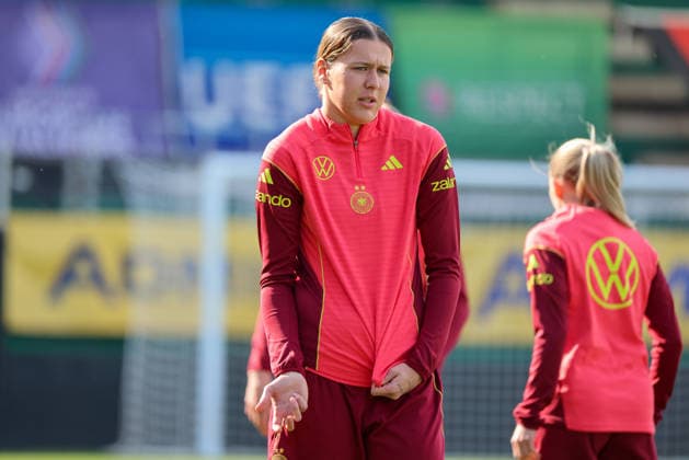 Ried im Innkreis, Austria 17 April 2026 Preparation for the Womens World Cup qualifier Austria vs Germany Final training In the picture Larissa Mühlhaus Muehlhaus Germany Copyright: HMBxMedia MadeleinexFantini