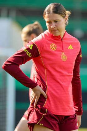 Ried im Innkreis, Austria 17 April 2026 Preparation for the Womens World Cup qualifier Austria vs Germany Final training In the picture Larissa Mühlhaus Muehlhaus Germany Copyright: HMBxMedia MadeleinexFantini