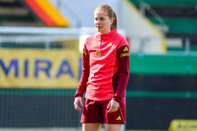 Ried im Innkreis, Austria 17 April 2026 Preparation for the Womens World Cup qualifier Austria vs Germany Final training In the picture Sjoeke Nüsken Nuesken Germany Copyright: HMBxMedia MadeleinexFantini