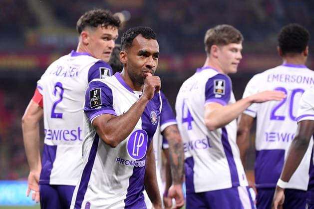 RC Lens v Toulouse FC - Ligue 1 McDonald s 2025 2026 23 Cristian CASSERES JR (tfc) during the Ligue 1 McDonald s match between Lens and Toulouse at Stade Bollaert-Delelis on April 17, 2026 in Lens, France. Lens France  Copyright: xFEPx 776485087