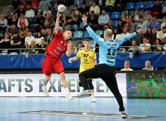17 04 2026, Germany, Bietigheim Handball SG BBM Bietigheim vs HSG Krefeld, front from l Till Hermann BBM , Pau Guitart Alguacil Krefeld