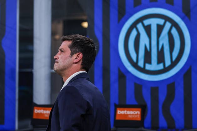 FC Internazionale vs Cagliari Calcio Serie A 2025 26 17 04 2026 Cristian Chivu Head Coach of FC Internazionale looks on during Serie A 2025 26 football match between FC Internazionale and Cagliari Calcio at San Siro Stadium in Milan Copyright: xBEAUTIFULxSPORTS Carabellix