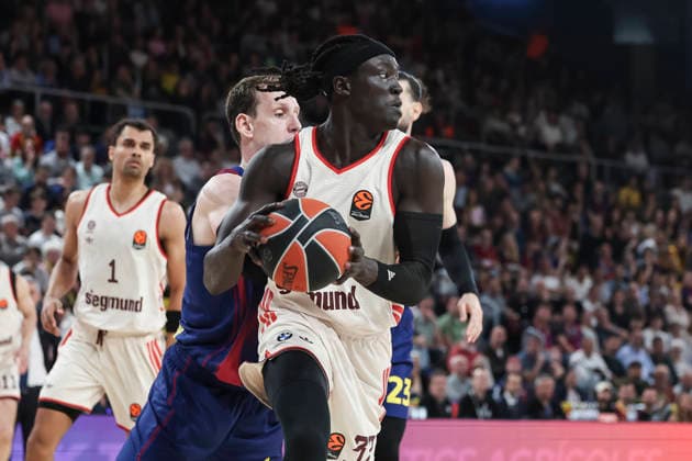 April 17, 2026, Barcelona, Barcelona, Spain: Wenyen Gabriel of FC Bayern Munich in action during the EuroLeague Regular Season Round 38 match played between FC Barcelona, Barca and FC Bayern Munich at Palau Blaugrana on April 17, 2026 in Barcelona, Spain. Barcelona Spain - ZUMAa181 20260417_zaa_a181_254 Copyright: xJavierxBorregox
