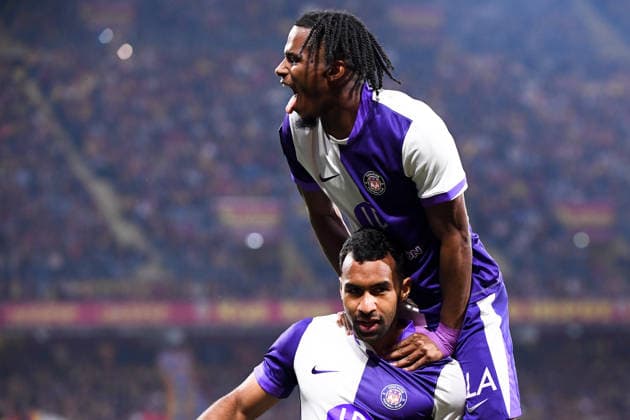 RC Lens v Toulouse FC - Ligue 1 McDonald s 2025 2026 10 Yann GBOHO (tfc) - 23 Cristian CASSERES JR (tfc) during the Ligue 1 McDonald s match between Lens and Toulouse at Stade Bollaert-Delelis on April 17, 2026 in Lens, France. Lens France  Copyright: xFEPx 776485087