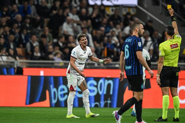 Sebastiano Esposito of Cagliari Calcio react during the Italian Serie A football match between Inter FC Internazionale and Cagliari Calcio on 17 of Avril 2026 at Giuseppe Meazza San Siro Siro stadium in Milan, Italy. Credit: Tiziano Ballabio  Copyright: xTizianoxBallabio IPAxSportx xipa-agency.netx xx IPA_74029968 IPA_Agency_IPA74029968
