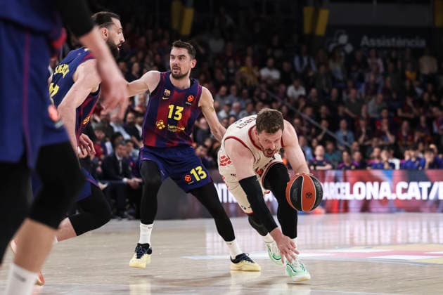 April 17, 2026, Barcelona, Barcelona, Spain: Andreas Obst of FC Bayern Munich and Tomas Satoransky of FC Barcelona, Barca in action during the EuroLeague Regular Season Round 38 match played between FC Barcelona and FC Bayern Munich at Palau Blaugrana on April 17, 2026 in Barcelona, Spain. Barcelona Spain - ZUMAa181 20260417_zaa_a181_274 Copyright: xJavierxBorregox