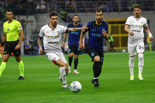 FC Internazionale v Cagliari Calcio - Serie A Henrikh Mkhitaryan in action during the Serie A match between FC Internazionale and Cagliari Calcio at Giuseppe Meazza stadium in Milano, Italy, on April 17, 2026. Milano Italy  Copyright: xMairoxCinquettix originalFilename:cinquetti-fcintern260417_npBww.jpg