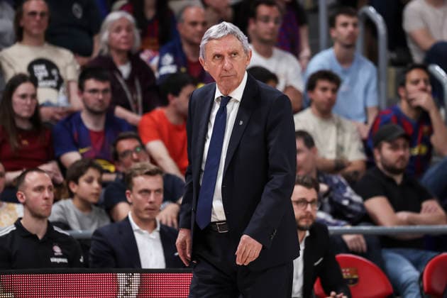 April 17, 2026, Barcelona, Barcelona, Spain: Svetislav Pesic, head coach of FC Bayern Munich looks on during the EuroLeague Regular Season Round 38 match played between FC Barcelona, Barca and FC Bayern Munich at Palau Blaugrana on April 17, 2026 in Barcelona, Spain. Barcelona Spain - ZUMAa181 20260417_zaa_a181_266 Copyright: xJavierxBorregox