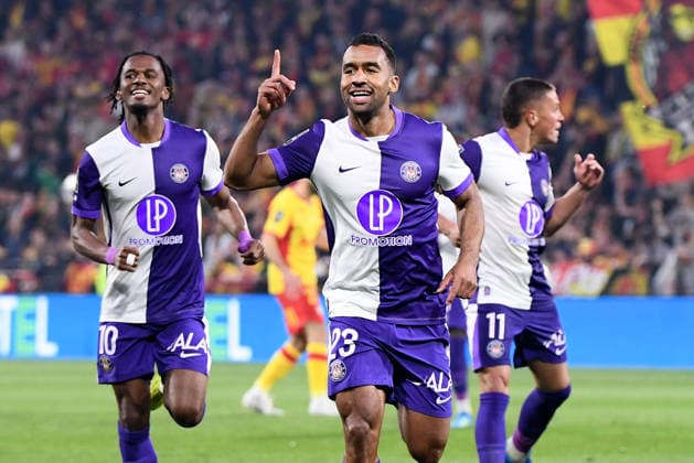 RC Lens v Toulouse FC - Ligue 1 McDonald s 2025 2026 23 Cristian CASSERES JR (tfc) during the Ligue 1 McDonald s match between Lens and Toulouse at Stade Bollaert-Delelis on April 17, 2026 in Lens, France. Lens France  Copyright: xFEPx 776485087