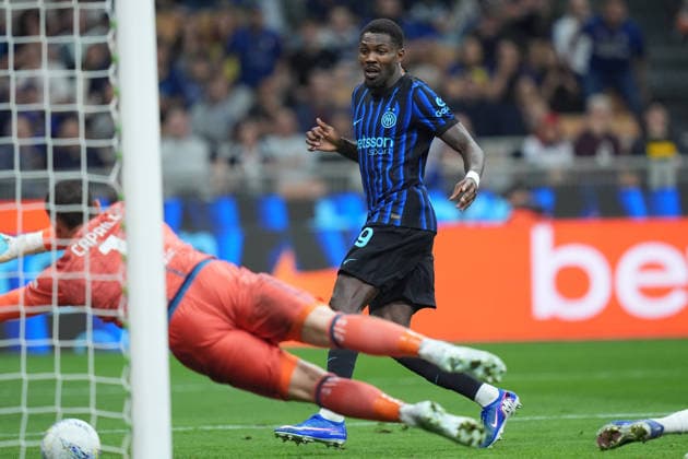 Inter Milan s Marcus Thuram scores 1-0 during the Serie A soccer match between Inter and Cagliari at the San Siro Stadium in Milan , north Italy - Friday , April 17 , 2026. - Soccer .  Copyright: xSpada LaPressex