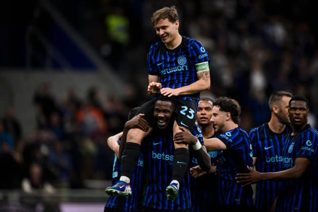 FC Internazionale v Cagliari Calcio - Serie A Nicolo Barella of FC Internazionale celebrates with Marcus Thuram of FC Internazionale after scoring a goal during the Serie A football match between FC Internazionale and Cagliari Calcio. Milan Italy Copyright: xNicolòxCampox