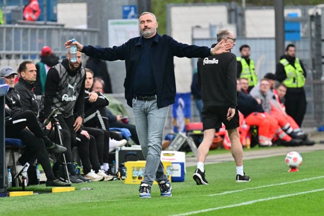17 04 2026, Football, Men, 2 BL Bundesliga , Season 2025 2026, Holstein Kiel 1 FC Kaiserslautern, 30 Matchday Coach Tim Walter Kiel Kiel, Holstein Stadion Holstein Stadion Schleswig Holstein Germany