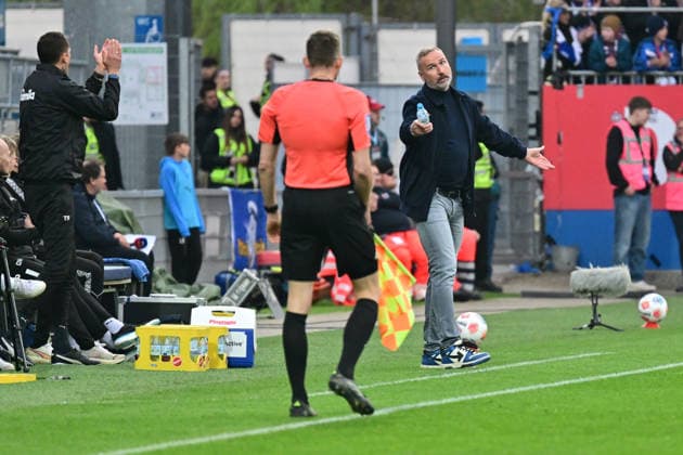 17 04 2026, Football, Men, 2 BL Bundesliga , Season 2025 2026, Holstein Kiel 1 FC Kaiserslautern, 30 Matchday Coach Tim Walter Kiel Kiel, Holstein Stadion Holstein Stadion Schleswig Holstein Germany