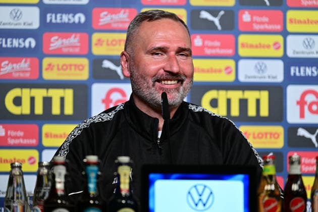 17 04 2026, Football, Men, 2 BL Bundesliga , Season 2025 2026, Holstein Kiel 1 FC Kaiserslautern, 30 Matchday Coach Tim Walter Kiel Kiel, Holstein Stadion Holstein Stadion Schleswig Holstein Germany