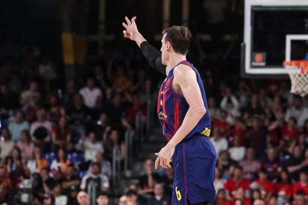 April 17, 2026, Barcelona, Barcelona, Spain: Jan Vesely of FC Barcelona, Barca celebrates a basket during the EuroLeague Regular Season Round 38 match played between FC Barcelona and FC Bayern Munich at Palau Blaugrana on April 17, 2026 in Barcelona, Spain. Barcelona Spain - ZUMAa181 20260417_zaa_a181_284 Copyright: xJavierxBorregox
