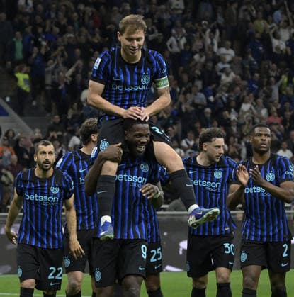 Foto IPP Paolo Bona Milano 17 04 2026 Campionato Serie A di Calcio stagione 2025 2026 partita Inter-Cagliari Nella foto Nicolo’ Barella esulta dopo a il gol del 2-0 Italy Photo Press Worldwide Copyright italy Italy ITALY  Copyright: xR4924_italyphotopressx