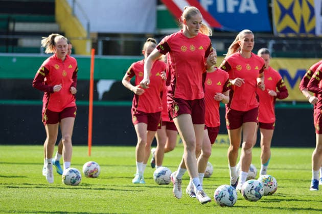 Ried im Innkreis, Austria 17 April 2026 Preparation for the womens World Cup qualifier Austria vs. Germany Final training In the picture from left the second Camilla Küver Kuever Germany and Selina Cerci Germany Copyright: HMBxMedia MadeleinexFantini