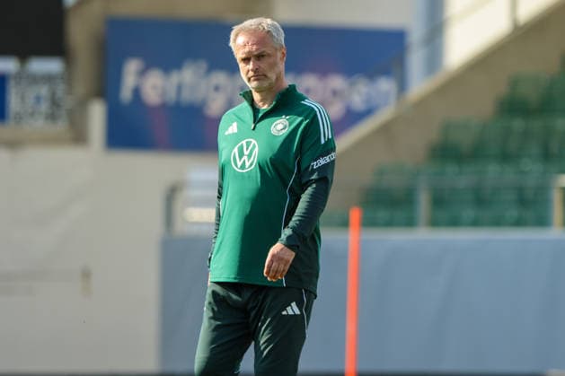 Ried im Innkreis, Austria 17 April 2026 Preparation for the womens World Cup qualifier Austria vs Germany Final training In the picture national coach Christian Wück Wueck Germany Copyright: HMBxMedia MadeleinexFantini