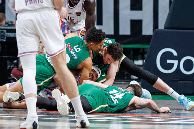Eurolygos rungtynese Kaune susitiko Kauno Žalgiris ir Paryžiaus Paris . 2026-04-17, Kaunas Kaunas Lietuva *** Zalgiris Kaunas and Paris Paris meet in Euroleague game in Kaunas Kaunas Kaunas Lithuania 2026 04 17, Kaunas  Copyright: xErikasxOvcarenkox
