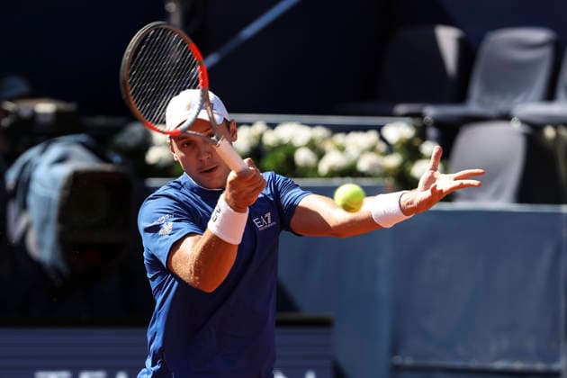 April 17, 2026, Barcelona, Barcelona, Spain: Hamad Medjedovic of Serbia in action against Nuno Borges of Portugal during the Quarter-finals tennis match of the Barcelona Open Banc Sabadell - Conde Godo 2026 Day 7 at Real Club de Tenis Barcelona on April 17, 2026 in Barcelona, Spain. Barcelona Spain - ZUMAa181 20260417_zaa_a181_113 Copyright: xJavierxBorregox