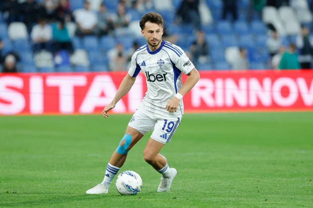 Italian Serie A soccer match US Sassuolo Calcio vs Como 1907 in Reggio Emilia, Italy - 17 Apr 2026 Nicolas Kuhn of Como 1907 seen in action during the Italian Serie A soccer match US Sassuolo Calcio vs Como 1907 at Mapei Stadium-Città del Tricolore. Final score : US Sassuolo Calcio 2:1 Como 1907 Reggio Emilia Italy Copyright: xEmanuelexPennacchiox xSOPAxImagesx _PR17536