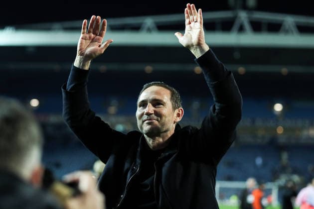 Blackburn Rovers v Coventry City - Sky Bet Championship Frank Lampard, manager of Coventry City, celebrates promotion back to the Premier League after the Sky Bet Championship match between Blackburn Rovers and Coventry City at Ewood Park in Blackburn, United Kingdom, on April 17, 2026. Blackburn Lancashire United Kingdom  Copyright: xNewsxImagesx originalFilename:cosgrove-skybetch260417_npQkD.jpg