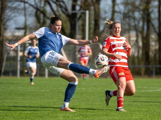 Soccer, Women, Season 2025 2026, Test match 1 FFC Turbine Potsdam 1 FC Union Berlin 0 2 , f l Julia Hüsch Turbine Potsdam , Dina Orschmann 1 Women 1 FC Union , 17 04 2026, Copyright: xMatthiasxKochx